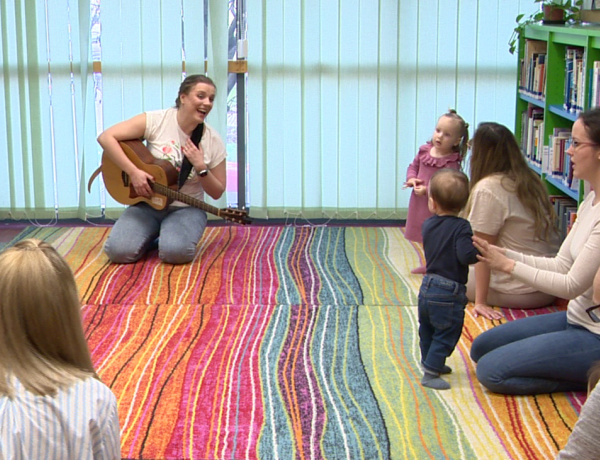 Ringató – Népszerű a kisbabások körében a könyvtári foglalkozás