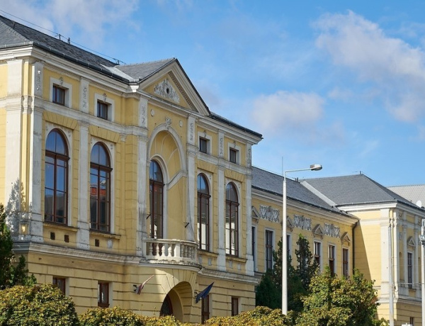 Értékes esték - Ismerjük meg az evangélikus iskola épületét!