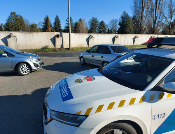 Forgalmas csomópontban ütköztek össze                      