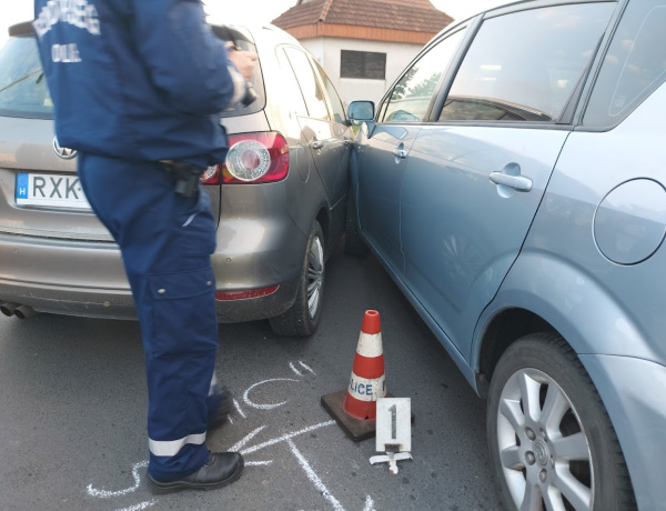 Akkora csattanás volt, hogy a közeli üzeltből is kiszaladtak