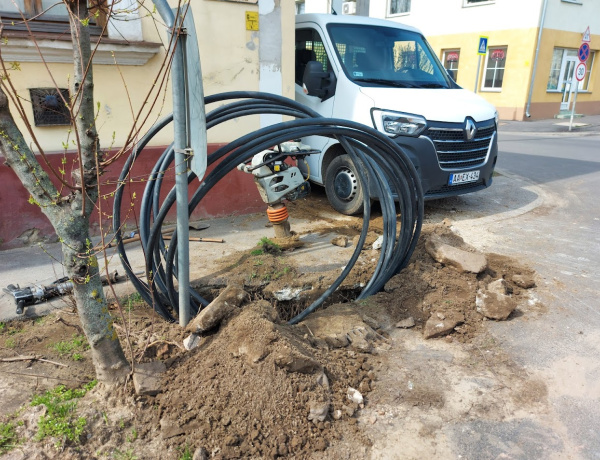 Tudja min dolgoznak a Kereszt és a Virág utcán?