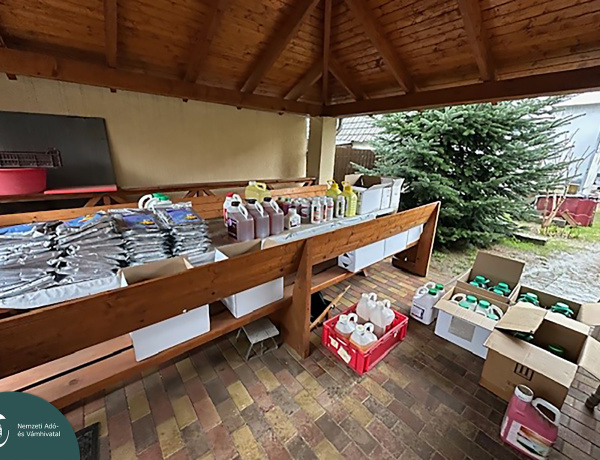 Permetszer és cigaretta: tele volt a garázs illegális termékekkel