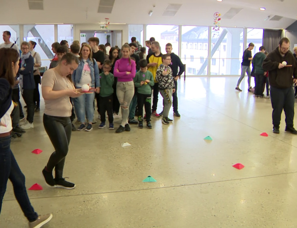 Ez már a húsvét!– 150 gyermek érkezett a Rotary Nyírség rendezvényére