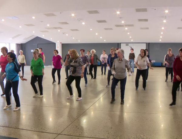 „Gyere táncolj még!” – Országos roadshow-t szervez a nyíregyházi „ Színezzük szebbé” Szenior Örömtánc csoport