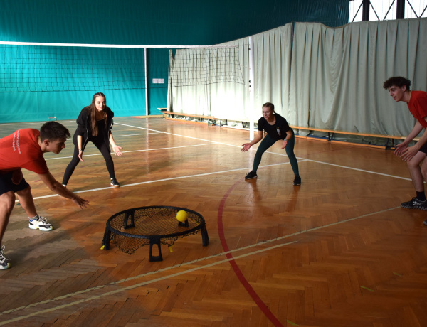 Új sportág a régióban elsőként: roundnet edzések indultak a Nyíregyházi Egyetemen