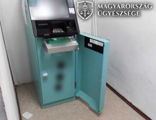 Ha sikerül kirabolni a pénzautomatát, akár 18 millió forint is lehetett volna a zsákmánya