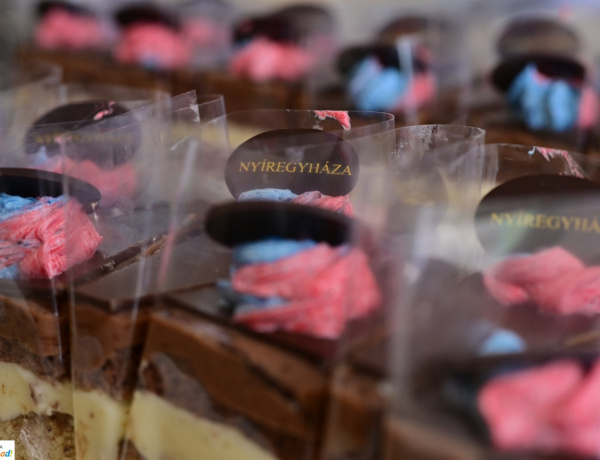 Csokoládés csoda – Már készül a várostorta, szombaton bárki megkóstolhatja