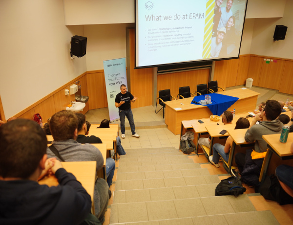 Informatikai karrierek testközelből – Karriernap a Nyíregyházi Egyetemen