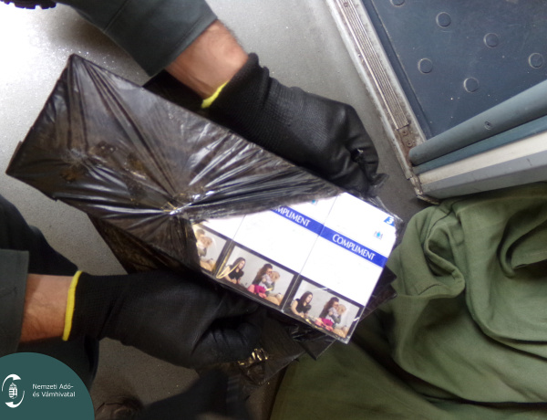 Nem fogja elhinni mit találtak az IC mosdójában!