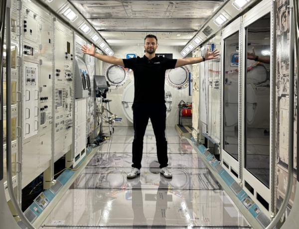 Nyíregyházi az űrben! - A Kossuth téren felállított kivetítőn is nézhetjük Kapu Tibor űrutazását 