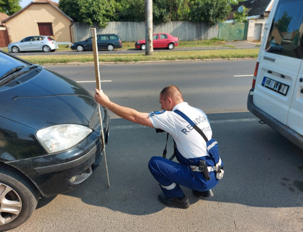 Ráfutás, személyi sérülés nélkül                        