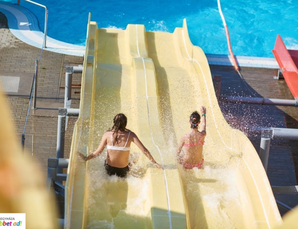 Elindult a strandszezon – Teljes kapacitással működik és várja a vendégeket a Parkfürdő