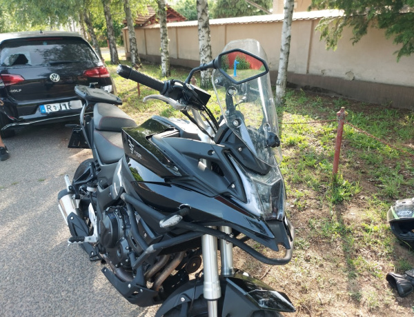 Szerencsés motoros baleset - A megfelelő ruházat most sokat segített