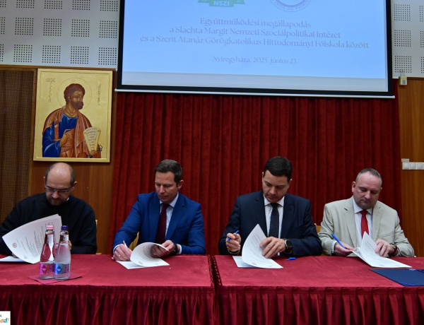 Megállapodás – Új szociális képzési lehetőségek indulnak a hittudományi főiskolán
