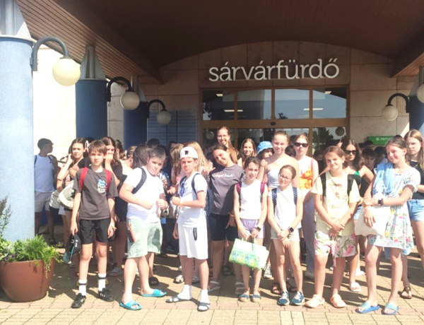 Üdvözlet Szigligetről! - Együtt táboroztak a Móra és Szent Imre diákjai