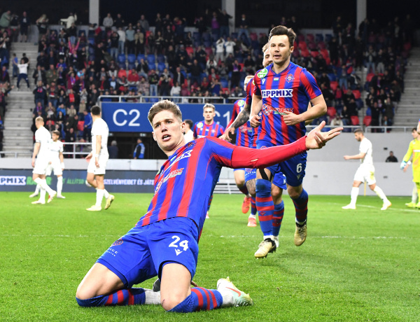 Ez igen! A Premier League-ben folytatja a Szpari futballistája! 