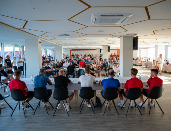 Elkészülni, vigyázz, rajt! Közönségtalálkozóval indított a Szpari