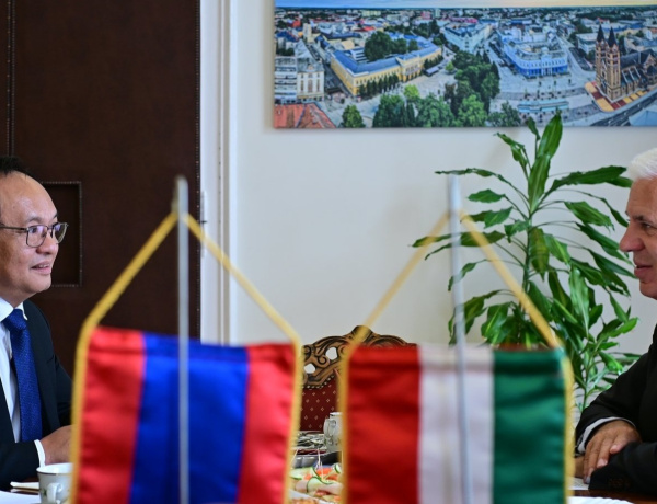 Új kapcsolatok épülnek – Nyíregyházán járt a laoszi nagykövet