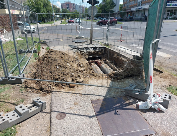 Csőtörés miatt rendeltek el forgalomkorlátozást