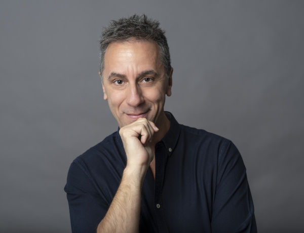 Csonka András nyári slágerekkel vár csütörtökön a Szindbád Szabadtéri Pódiumszínpadon