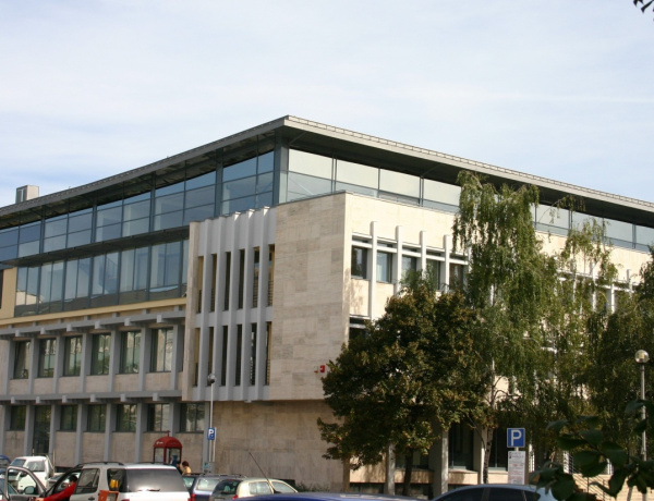 Rövidített nyitvatartás a Móricz Zsigmond Megyei és Városi Könyvtár központi könyvtárában