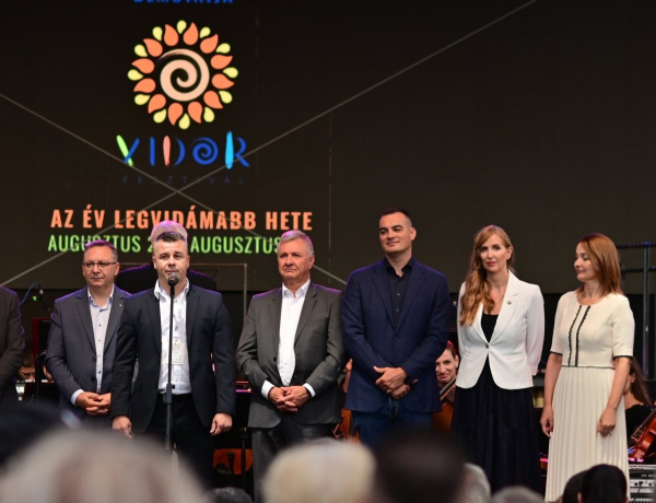 Elindult a vidámság hete – Megnyílt a XXIV. VIDOR Fesztivál