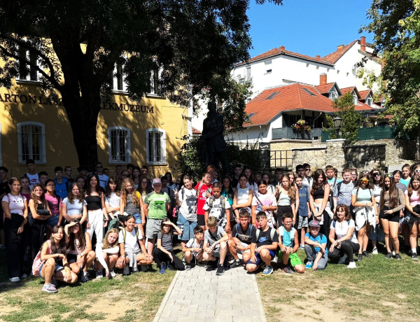 Így nyaraltak a Móricz és Váci diákjai Szigligeten