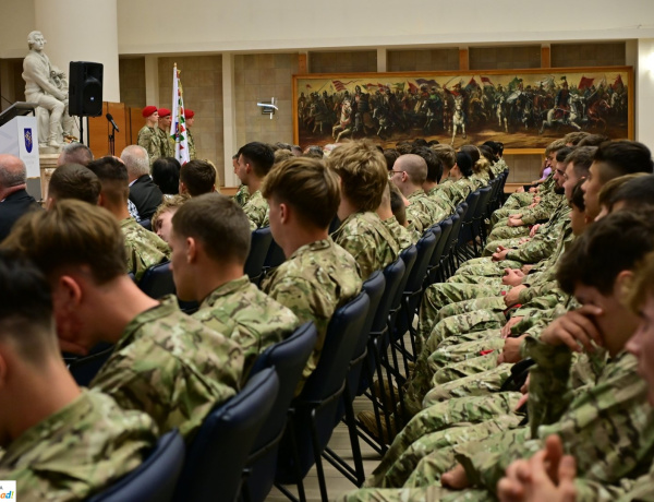 Honvédség – Egy év alatt több mint 6400 fő kötött tartalékos szerződést