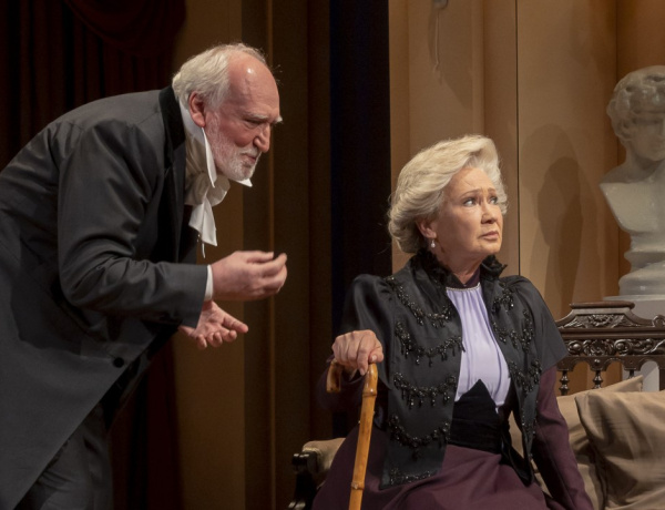 Szerelem, ami túlél időt és teret – Udvaros Dorottya és Blaskó Péter meghódították a nyíregyházi színházat