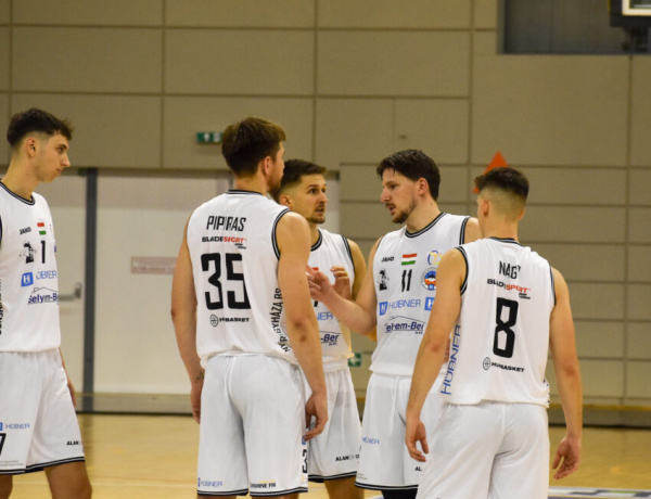 Sitku Ernő Emléktorna - nagyot küzdöttek a Cápák