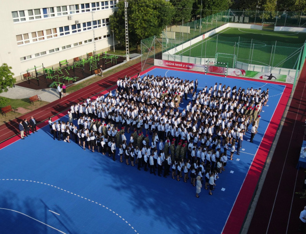 Jubileumi tanév kezdődött a Vasváriban                     