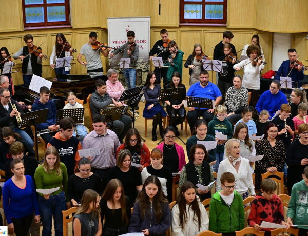 A Zene világnapját ünnepelte a Vikár Sándor Zeneiskola