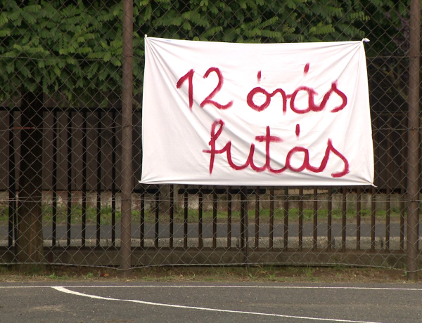 Fuss neki! – 12 órás futást szerveztek a Petőfi Sándor tagintézményben