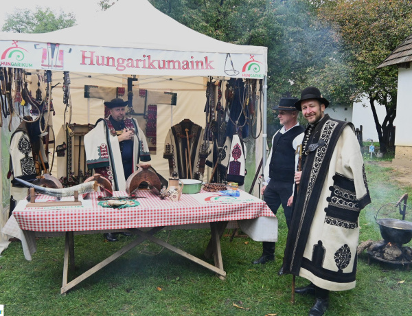 Pásztorforgatag - Már hatodik alkalommal idézték meg az ősi mesterséget