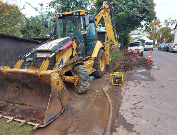 Ezért nem volt víz a Virág utcában - Komoly fejtörést okozott egy fatönk