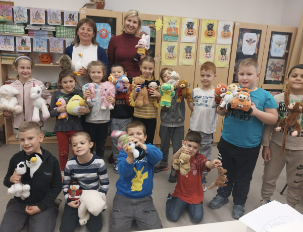 Plüssállatok – gyűjtést szerveztek a Váci Mihály Tagintézményének diákjai