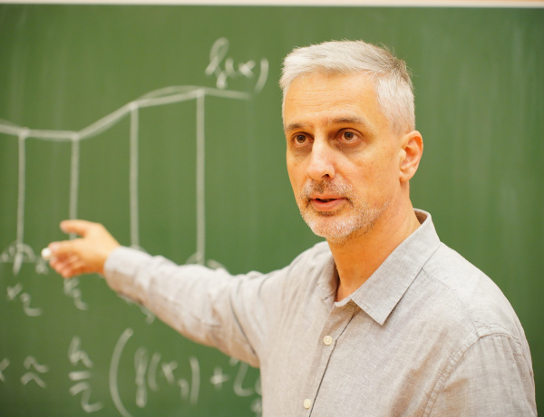 Klopfolás és integrálás: mi a közös a panírozásban és a trapézformulában?