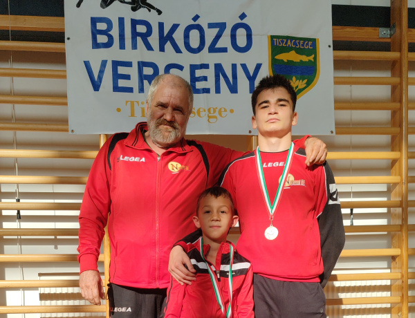 Bronzérmek Tiszacsegéről - jól szerepeltek a birkózók