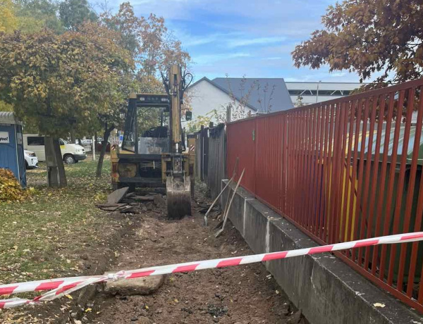 Rekonstrukció - járda- és kerékpárút felújítás kezdődött Nyíregyházán 