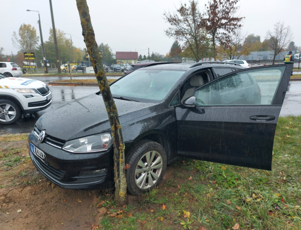 Tragédia - Vezetés közben lett rosszul egy sofőr az Orosi úton