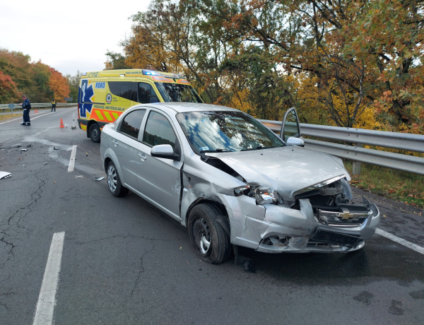 Egymás után rohantak a mentők - hat sérült került kórházba