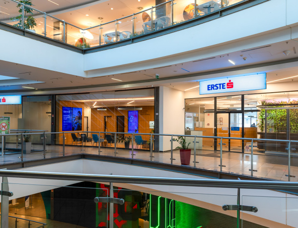 Így nézzünk szembe a csalókkal! - Az ERSTE egy előadáson készíti fel az érdeklődőket