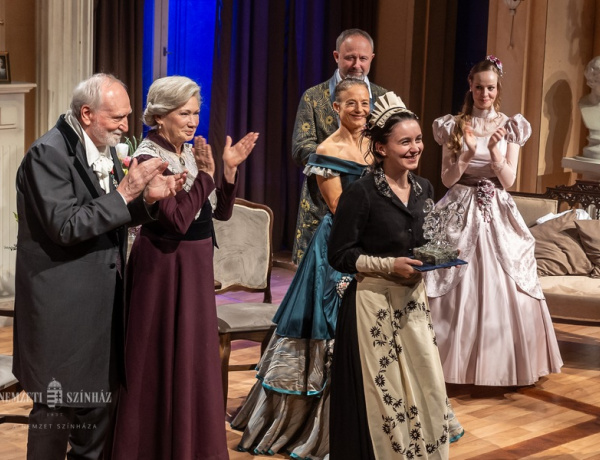 Bubik Réka átvette a VIDOR Fesztivál Smeraldina-díját