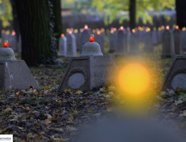 Kiállítás az Északi temetőben szombaton, mécsesgyújtás a Hősök temetőjében vasárnap 