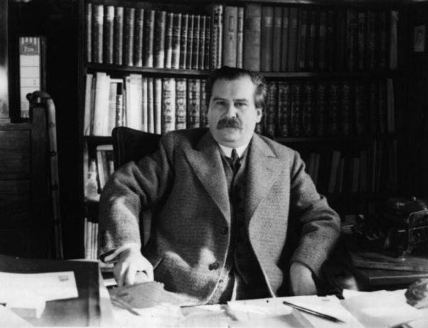 Móricz Zsigmond-emlékérem – idén Karádi Zsolt irodalomtörténész veheti át