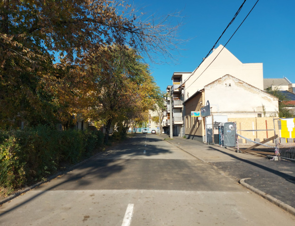 Újra megnyílt az Új utca ezen szakasza forgalom előtt