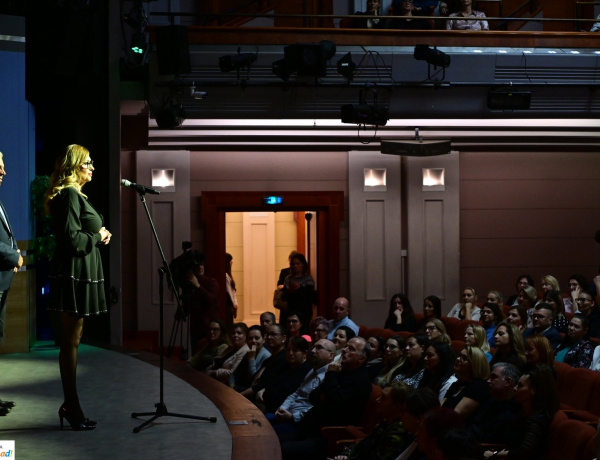 Szociális munkásokat köszöntöttek – a színházban ünnepeltek