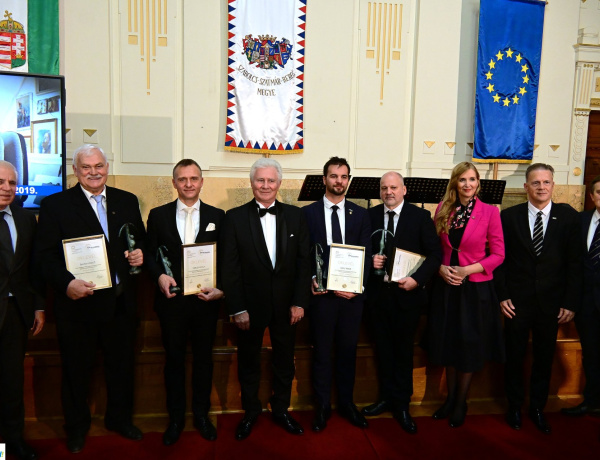 Színész, kutatóűrhajós, médiaszemélyiség – ők kaptak idén Vármegyei Prima-díjat