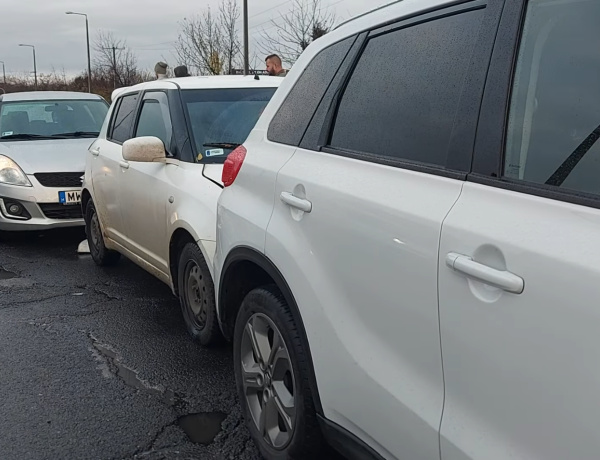 Négyes karambol az Orosi úton                           