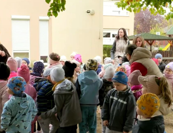 „Játékosan tanulják a jövőt” – Élményalapú környezetvédelmi program járja az óvodákat és iskolákat